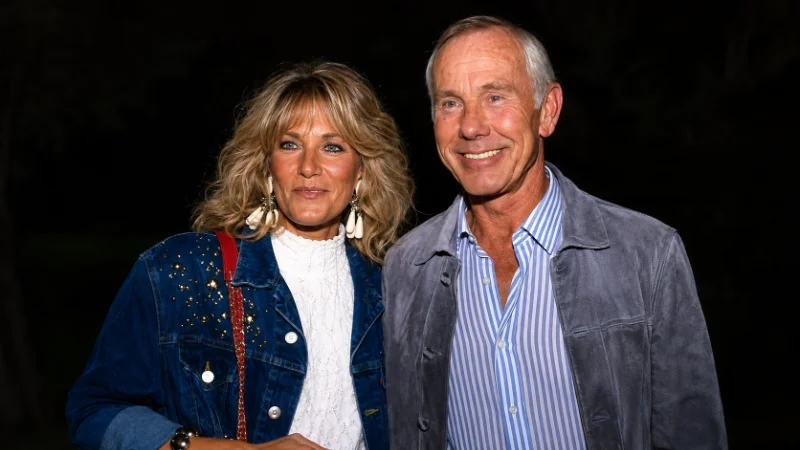 Alexis Maas walking on a Malibu beach where she reportedly met Johnny Carson